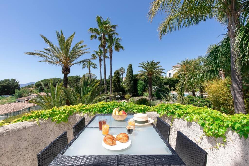 Le Castel Rose Super Cannes, Face Aux Iles De Lerins Vallauris Exteriér fotografie