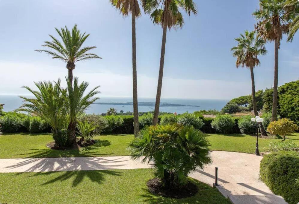 Le Castel Rose Super Cannes, Face Aux Iles De Lerins Vallauris Exteriér fotografie